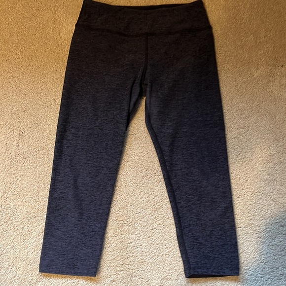 Beyond Yoga Crop Leggings - Picture 2 of 2